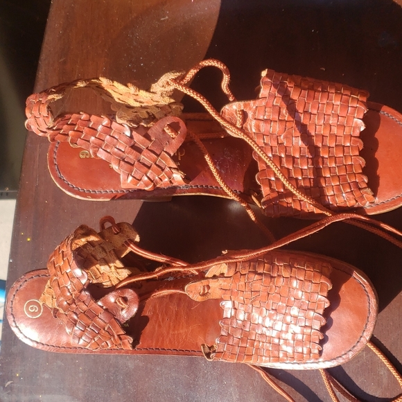 gallenkamp Shoes - EUC lace up ankle heels
